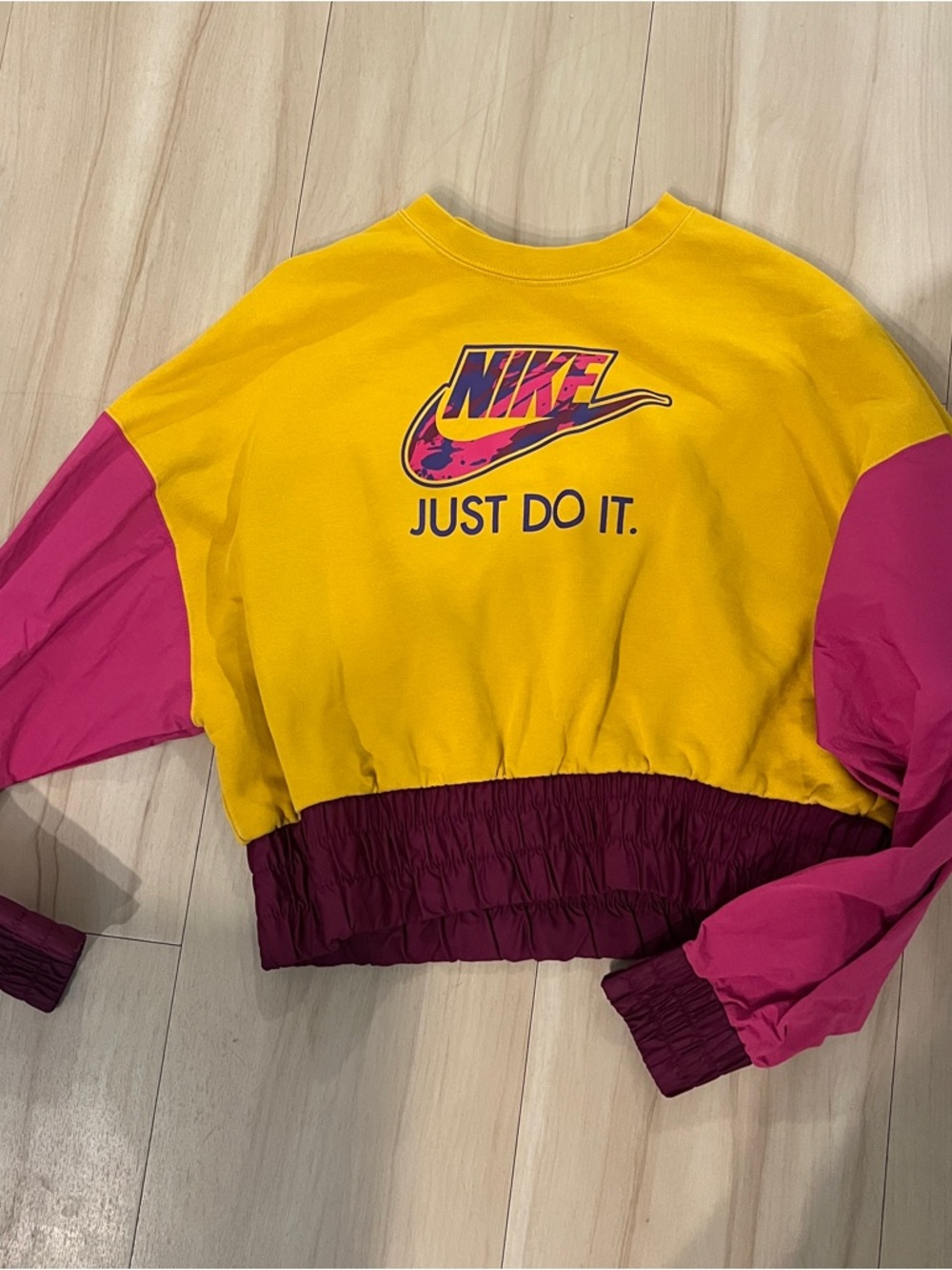 Nike Retro Cropped Pullover - Yellow & Pink